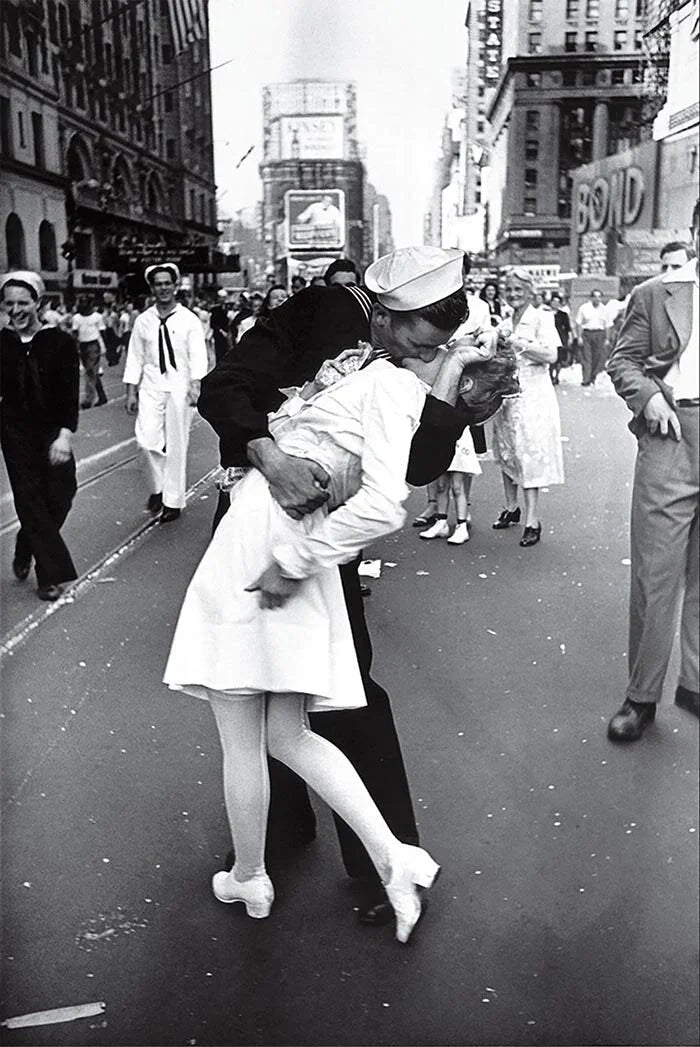 V-J Day in Times Square" (1945) by Alfred Eisenstaedt, gelatin silver print, courtesy of LIFE Magazine/Getty Images. © Time Inc.