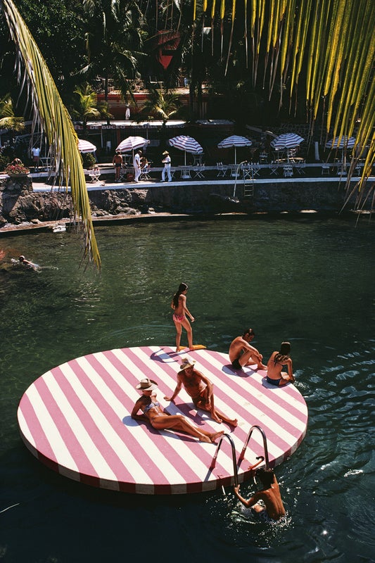 La Concha Beach Club (Acapulco), 1975 by Slim Aarons