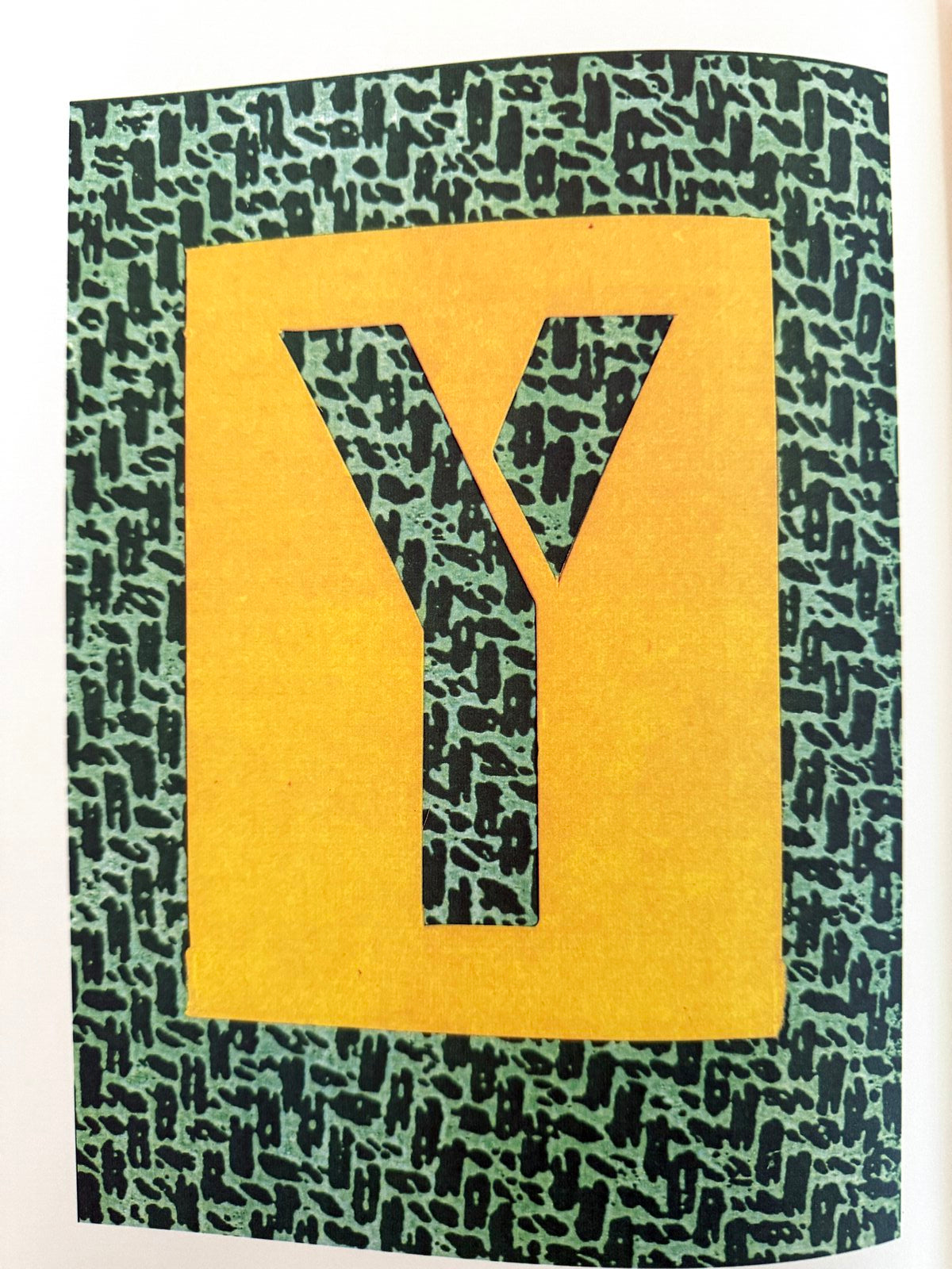 David Hockney letter Y, in-hand view